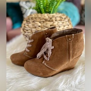 NWOT Brown Suede Wedges